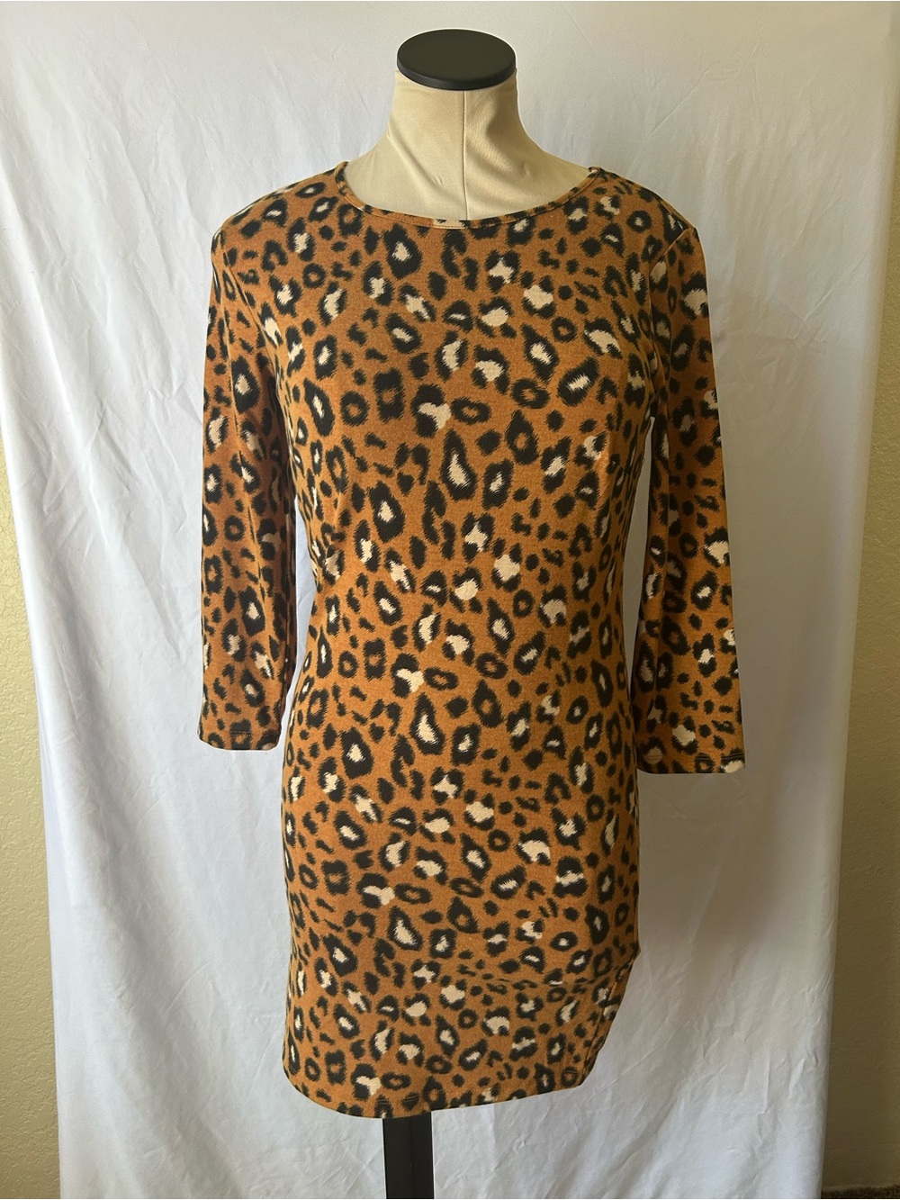 Forever 21 Leopard Print Shift Dress in Brown size Medium
